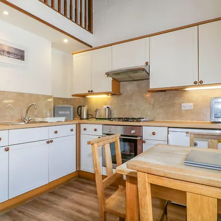 2 * Keswick (Cumbria)